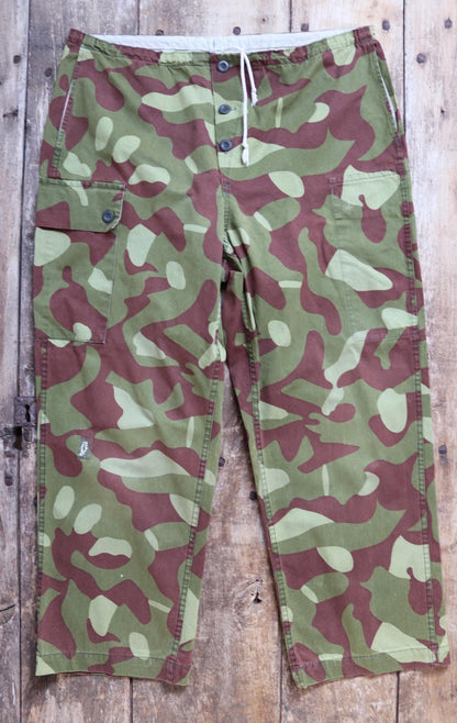 Vintage 1990s Finnish M62 camo trousers - windproof paratrooper pants - 40” x 27”