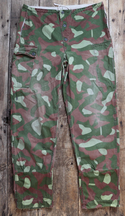 Vintage 1980s Finnish M62 camo trousers - windproof paratrooper pants - 40” x 35”