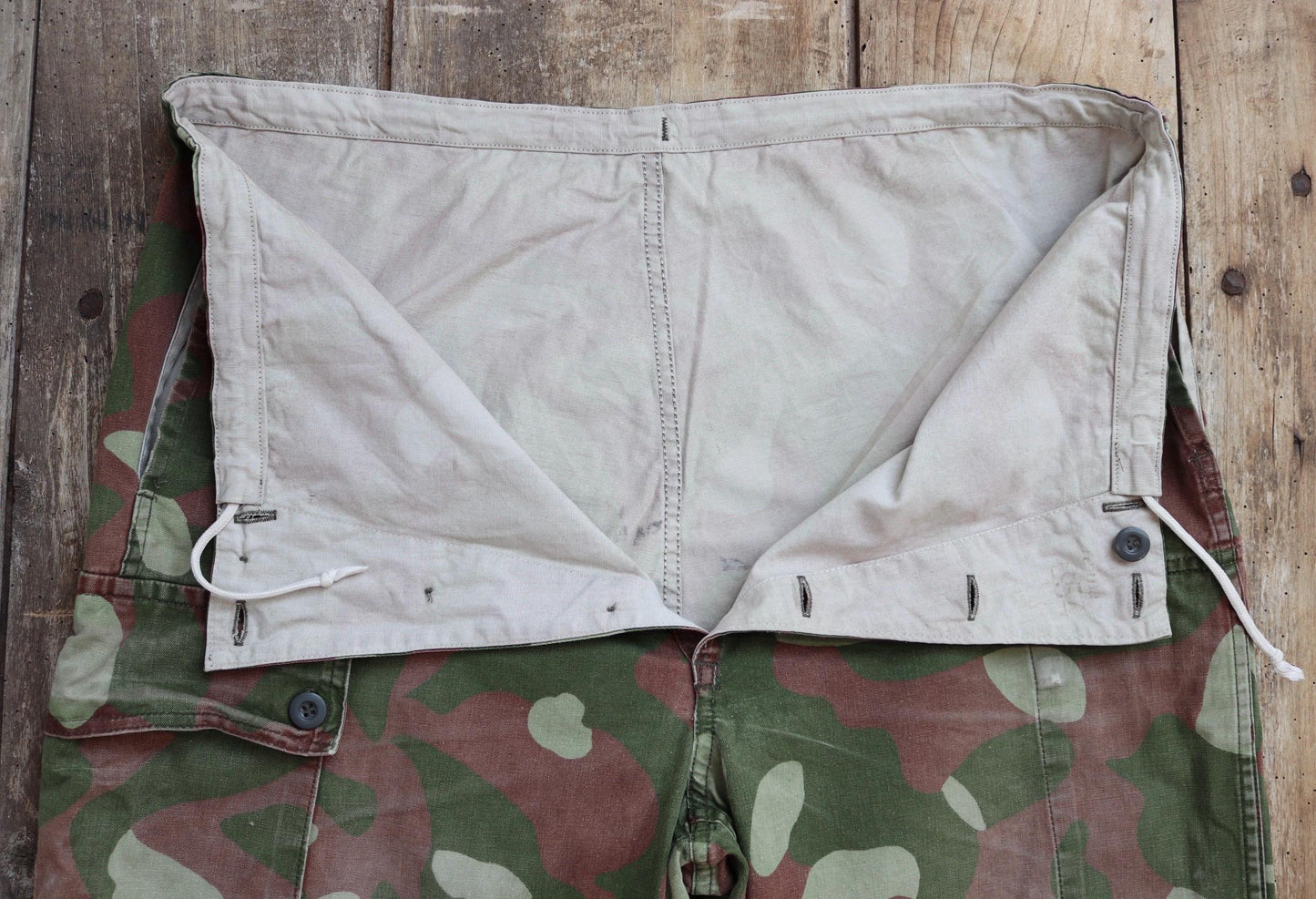 Vintage 1980s Finnish M62 camo trousers - windproof paratrooper pants - 40” x 35”