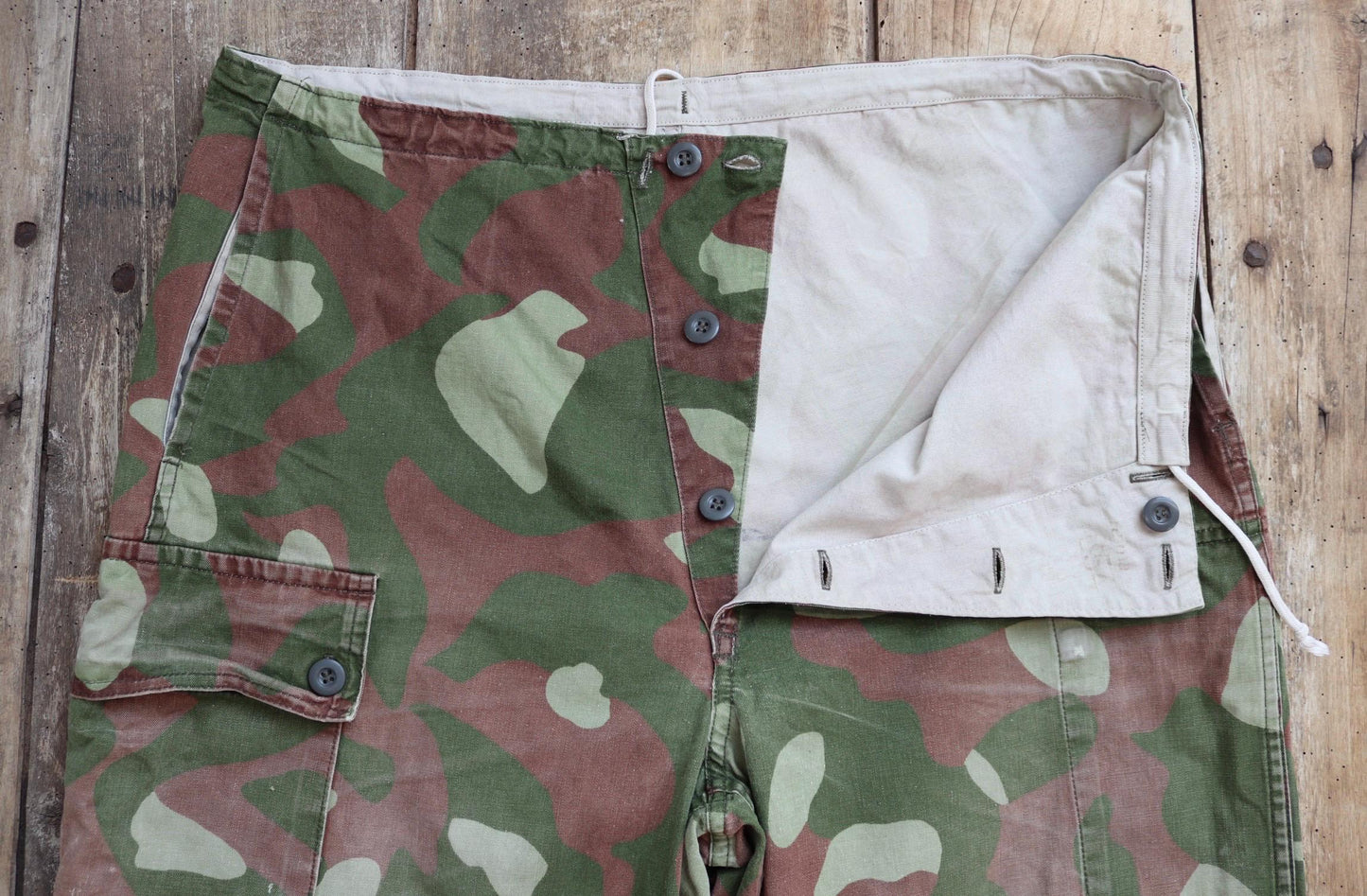 Vintage 1980s Finnish M62 camo trousers - windproof paratrooper pants - 40” x 35”