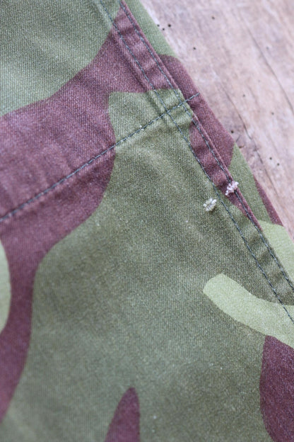 Vintage 1990s Finnish M62 camo trousers - windproof paratrooper pants - 40” x 28”