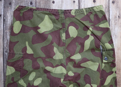 Vintage 1990s Finnish M62 camo trousers - windproof paratrooper pants - 40” x 28”