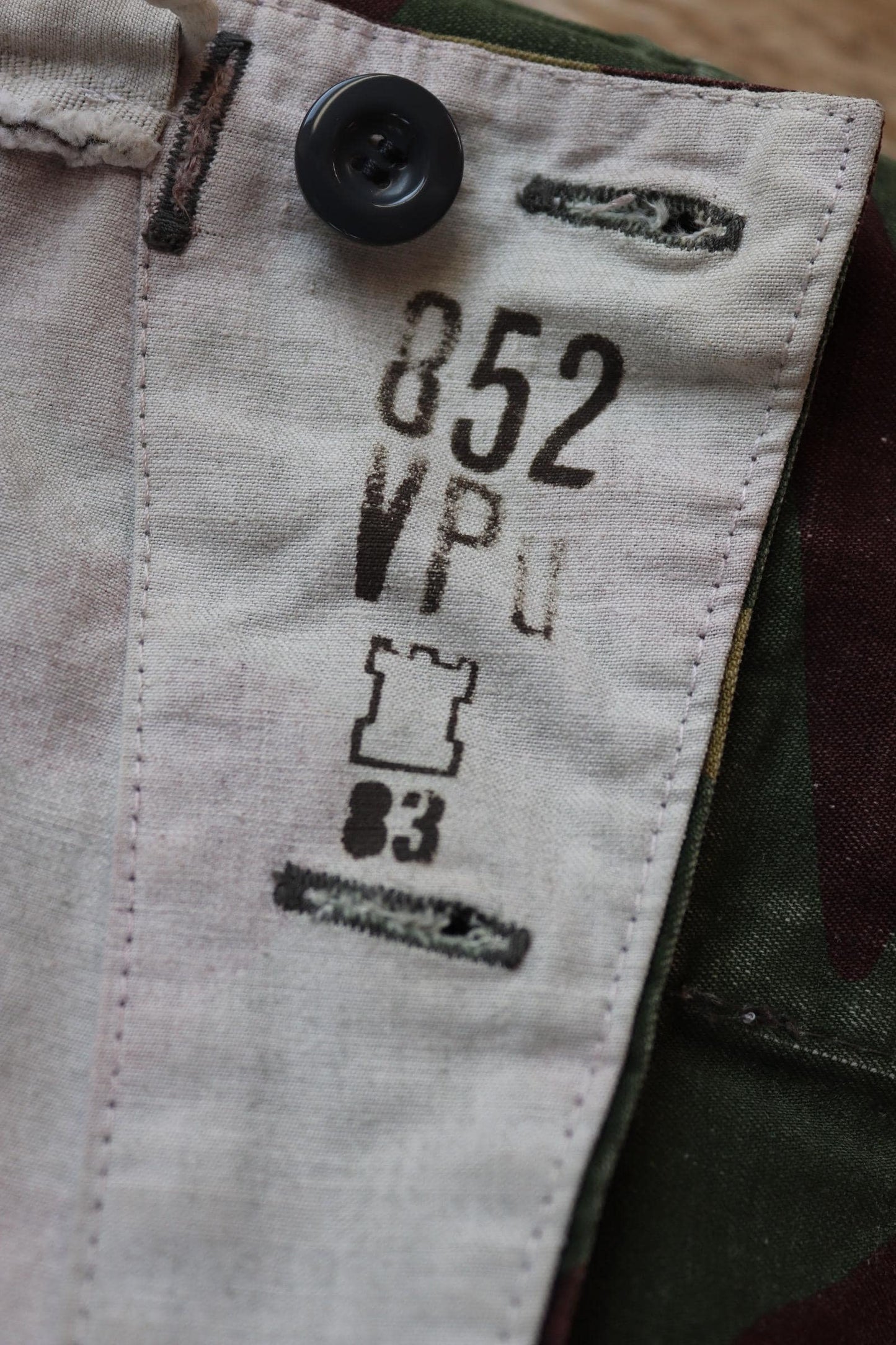 Vintage 1980s Finnish M62 camo trousers - windproof paratrooper pants - 39” x 29”