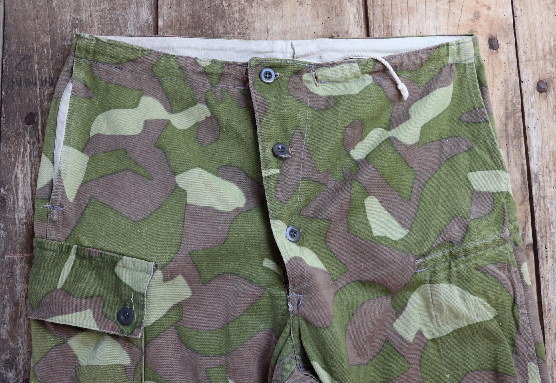 Vintage 1960s Finnish M62 camo trousers - windproof paratrooper pants - 37” x 29”