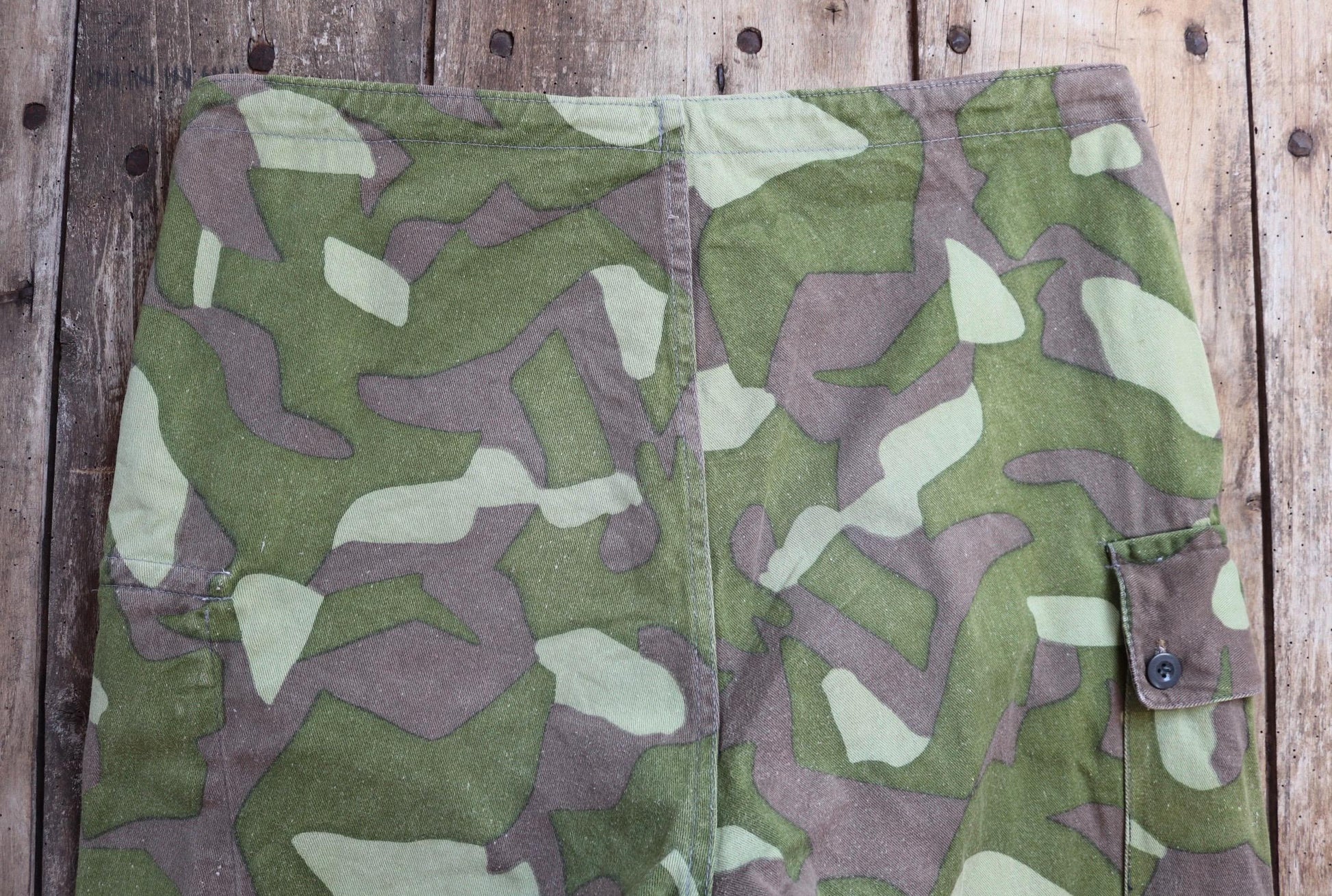 Vintage 1960s Finnish M62 camo trousers - windproof paratrooper pants - 37” x 29”