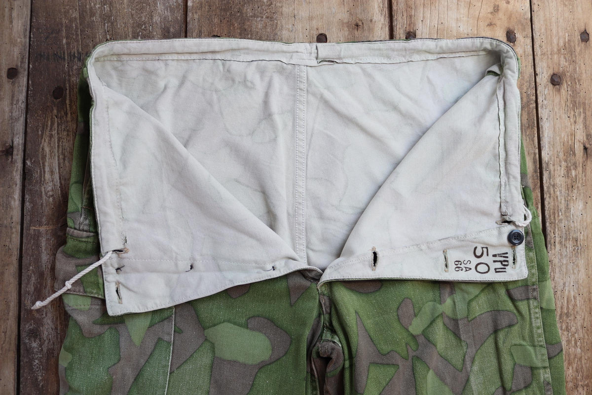 Vintage 1960s Finnish M62 camo trousers - windproof paratrooper pants - 37” x 33”