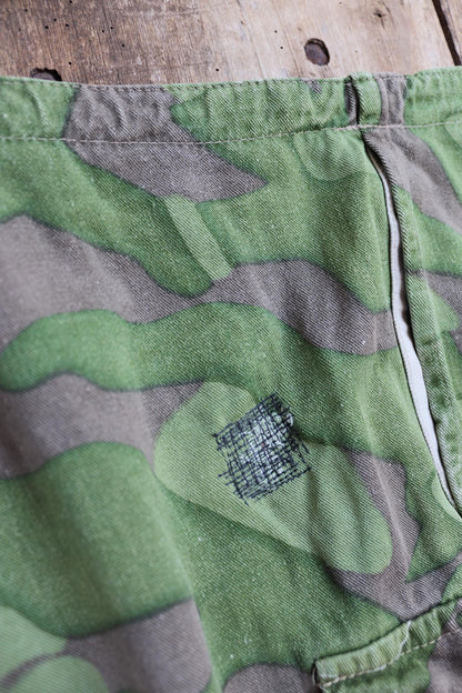 Vintage 1960s Finnish M62 camo trousers - windproof paratrooper pants - 37” x 33”