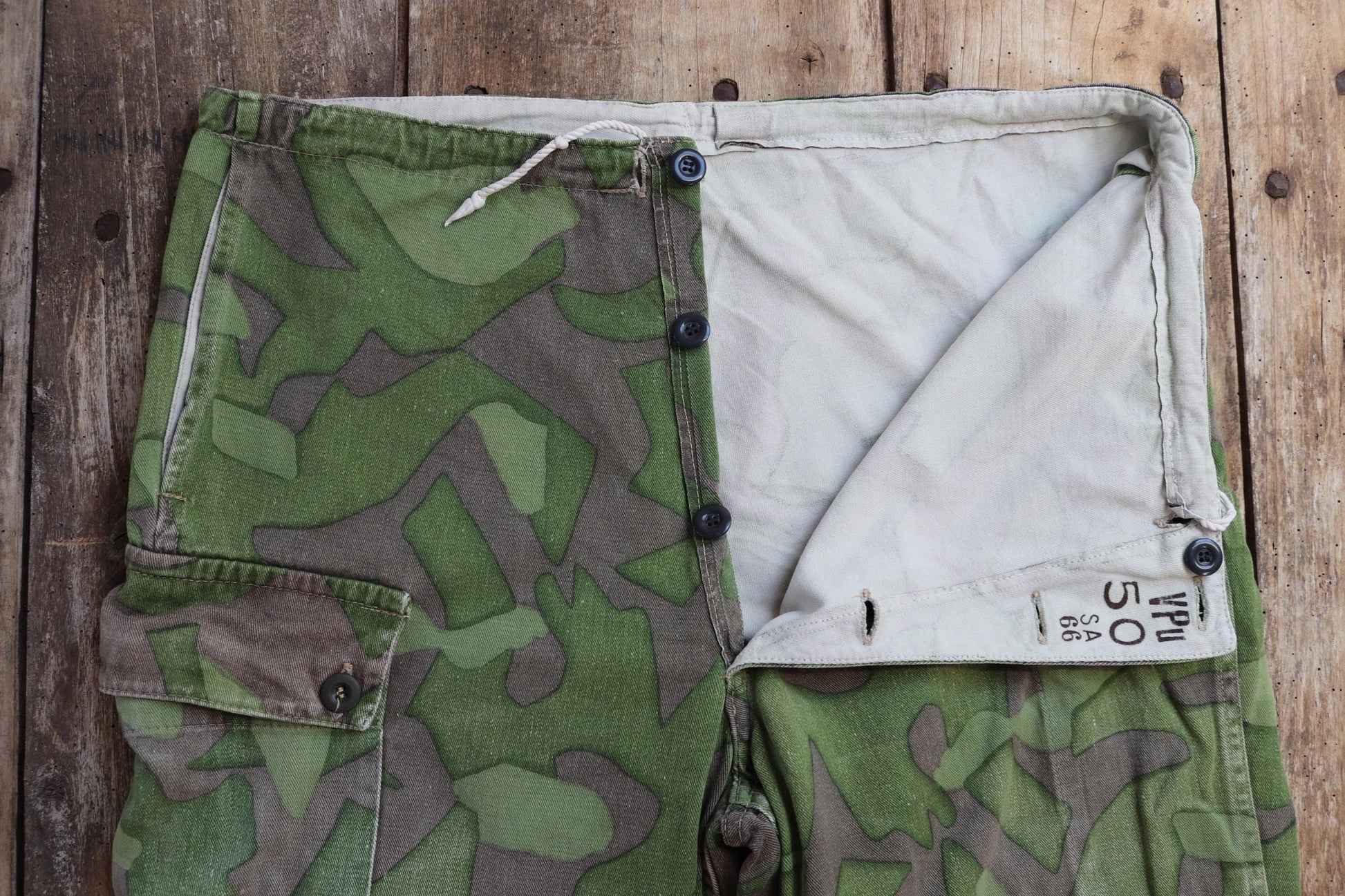 Vintage 1960s Finnish M62 camo trousers - windproof paratrooper pants - 38” x 33”