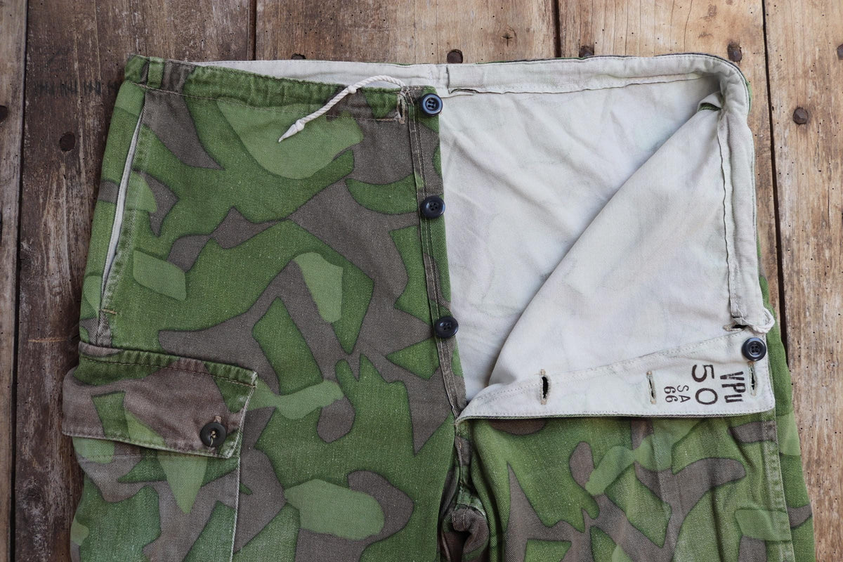 Vintage 1960s Finnish M62 camo trousers - windproof paratrooper pants - 37” x 33”