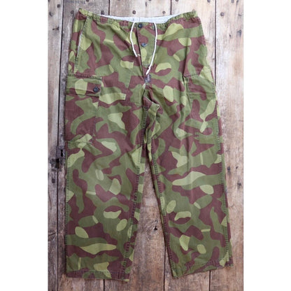 Vintage 1990s Finnish M62 camo trousers - windproof paratrooper pants - 38” x 28”
