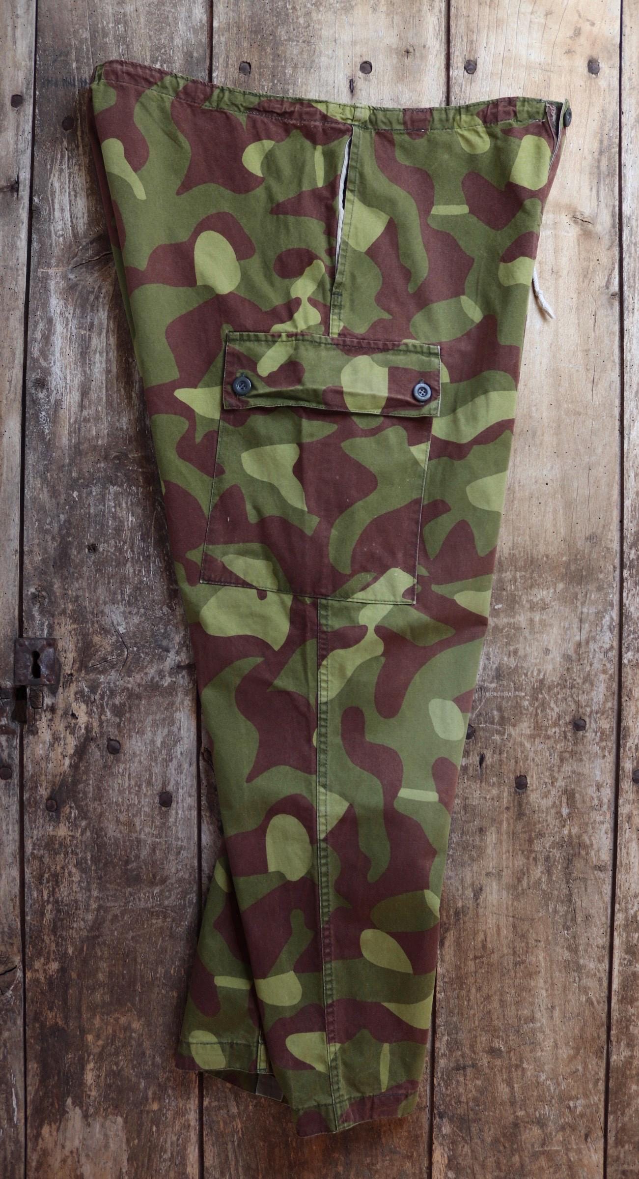 Vintage 1990s Finnish M62 camo trousers - windproof paratrooper pants - 38” x 28”