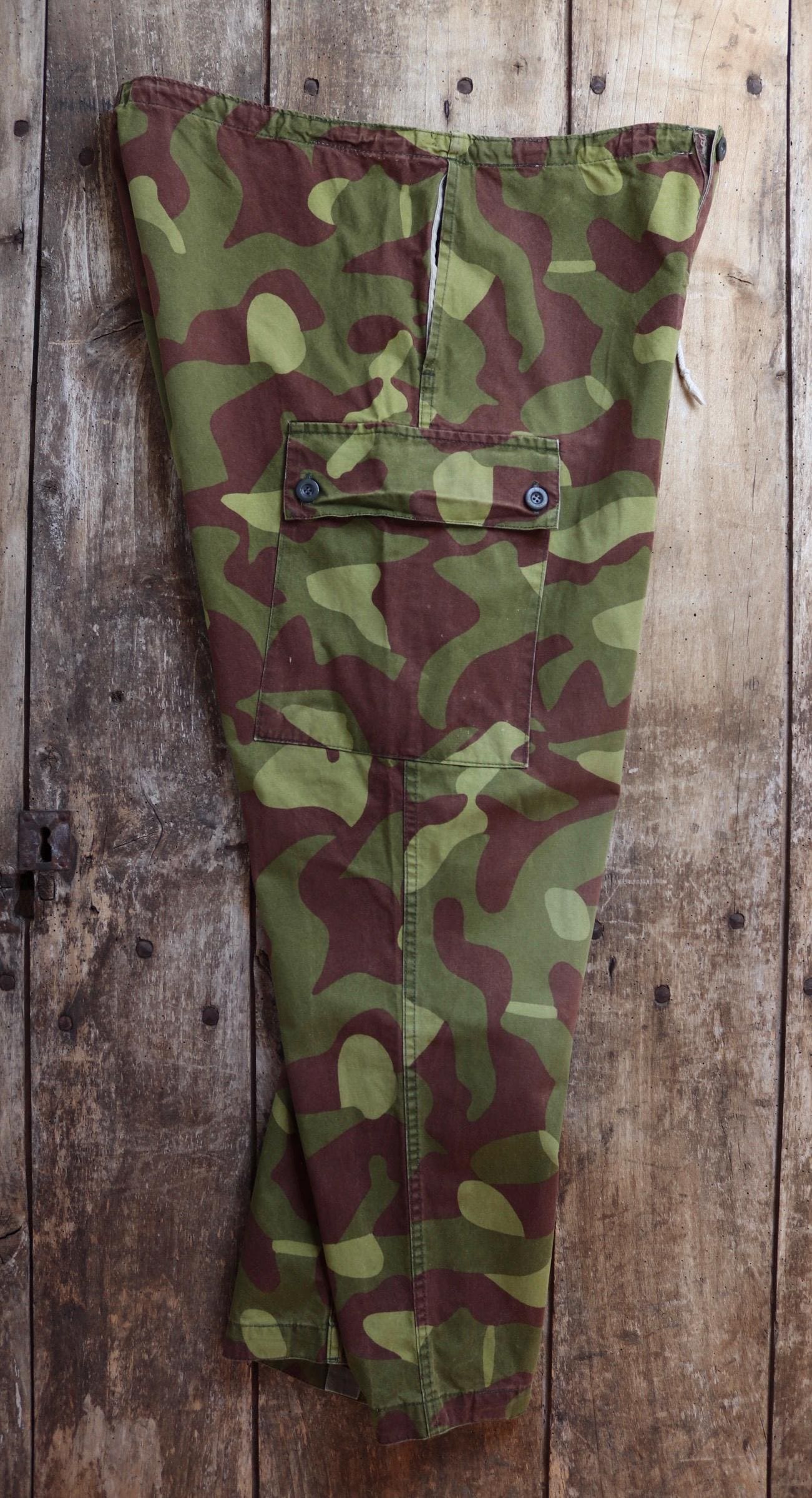 Vintage 1990s Finnish M62 camo trousers - windproof paratrooper pants - 38” x 28”