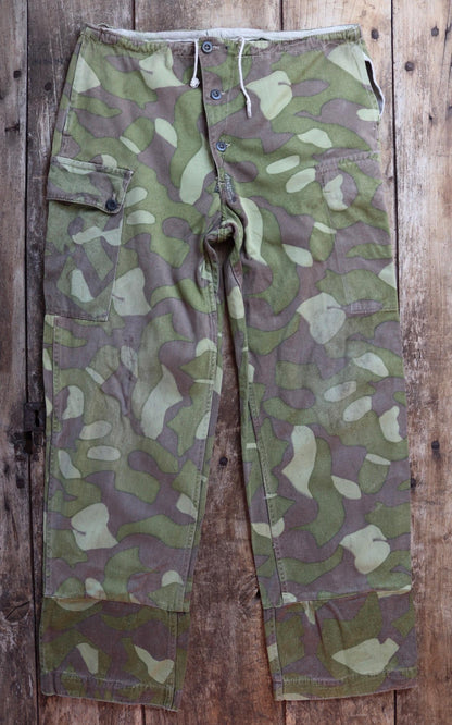 Vintage 1960s Finnish M62 camo trousers - windproof paratrooper pants - 36” x 33”
