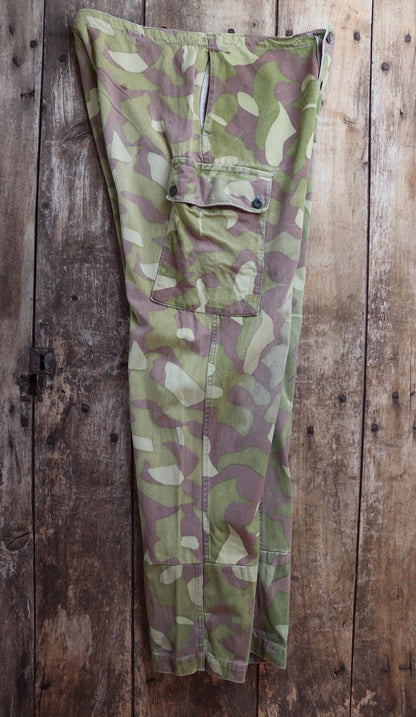 Vintage 1970s Finnish M62 camo trousers - windproof paratrooper pants - 38” x 35”