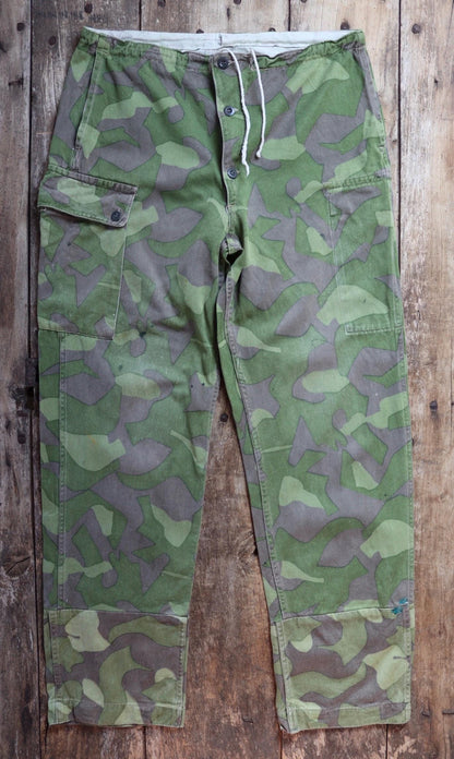 Vintage 1960s Finnish M62 camo trousers - windproof paratrooper pants - 37” x 33”