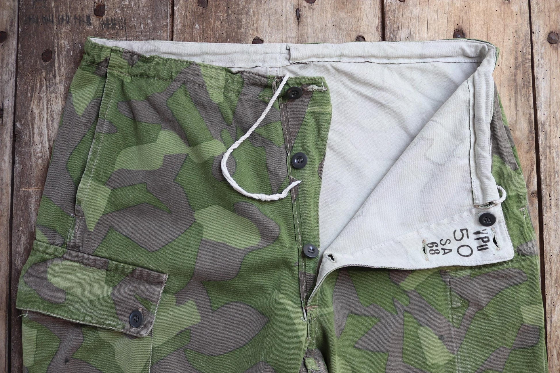 Vintage 1960s Finnish M62 camo trousers - windproof paratrooper pants - 37” x 33”