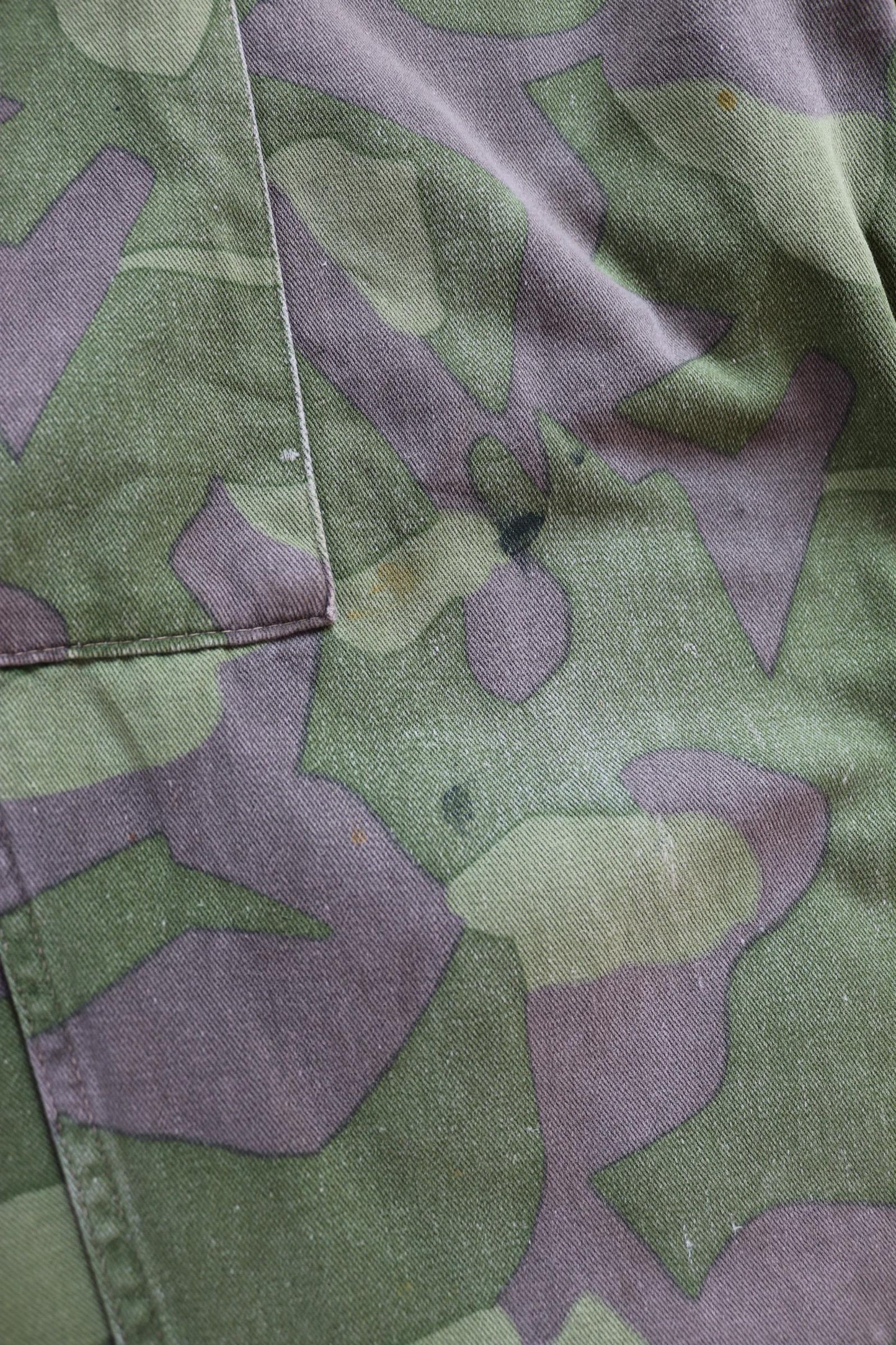 Vintage 1960s Finnish M62 camo trousers - windproof paratrooper pants - 37” x 33”