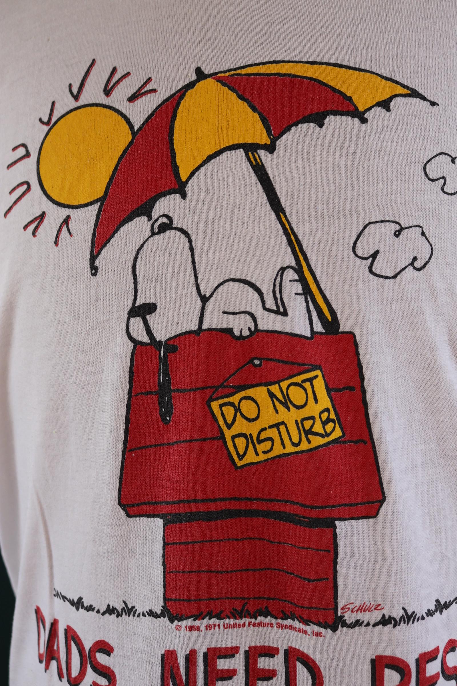 Vintage 1980s Snoopy t shirt - Peanuts print tee - dads need rest - 46” chest