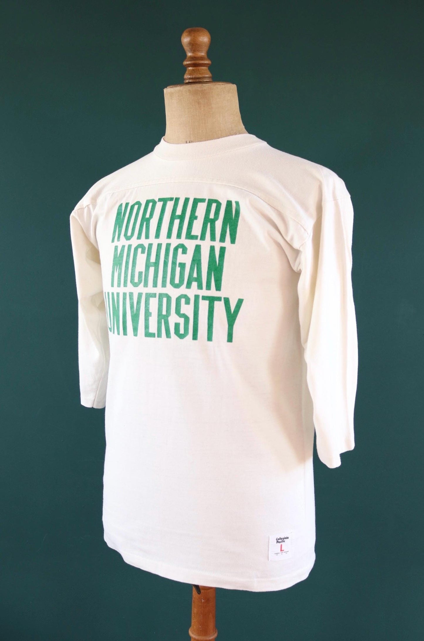 Vintage 1980s American University football shirt - Michigan tee - varsity sportswear - 40” chest