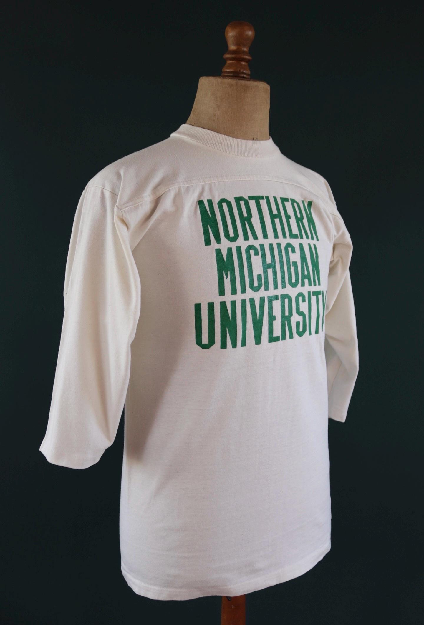 Vintage 1980s American University football shirt - Michigan tee - varsity sportswear - 40” chest