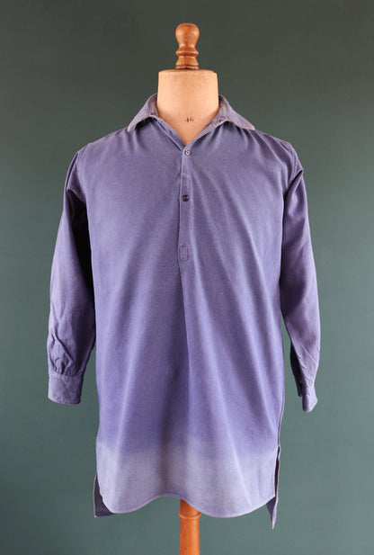 Vintage 1940s French workwear shirt - faded blue cotton - darned and repaired - 44” chest