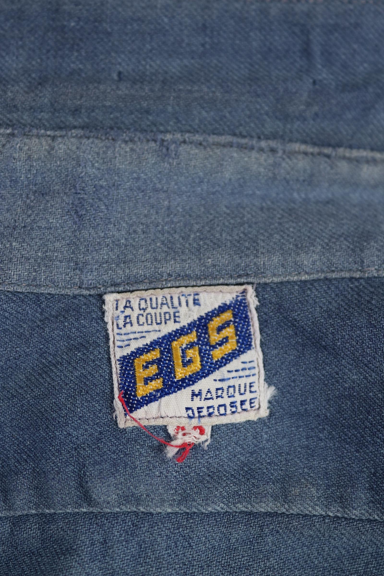Vintage 1940s French workwear shirt - faded blue cotton - darned and repaired - 44” chest