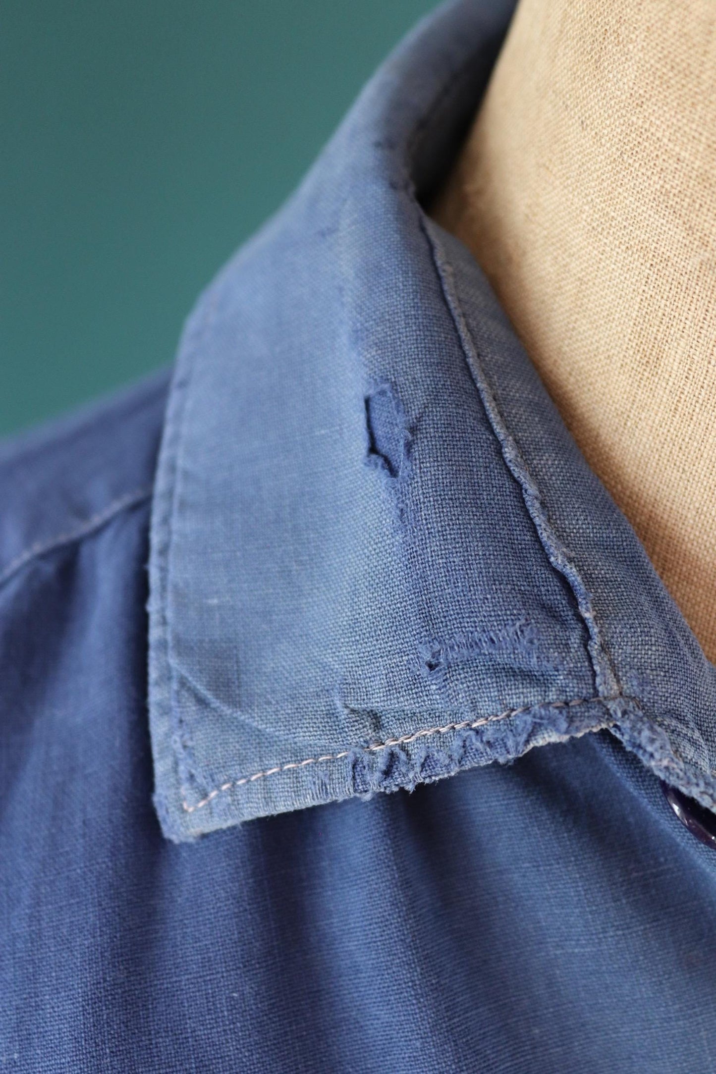 Vintage 1940s French workwear shirt - faded blue cotton - darned and repaired - 44” chest