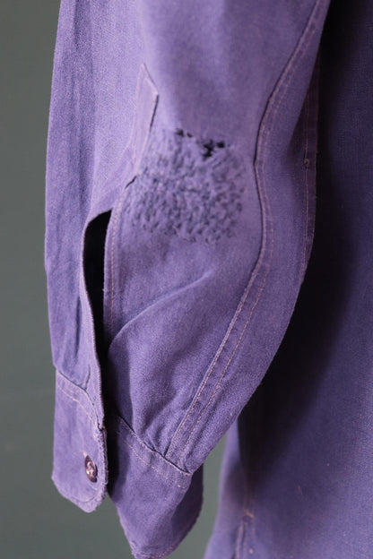 Vintage 1940s French workwear shirt - faded blue cotton - darned and repaired - 44” chest
