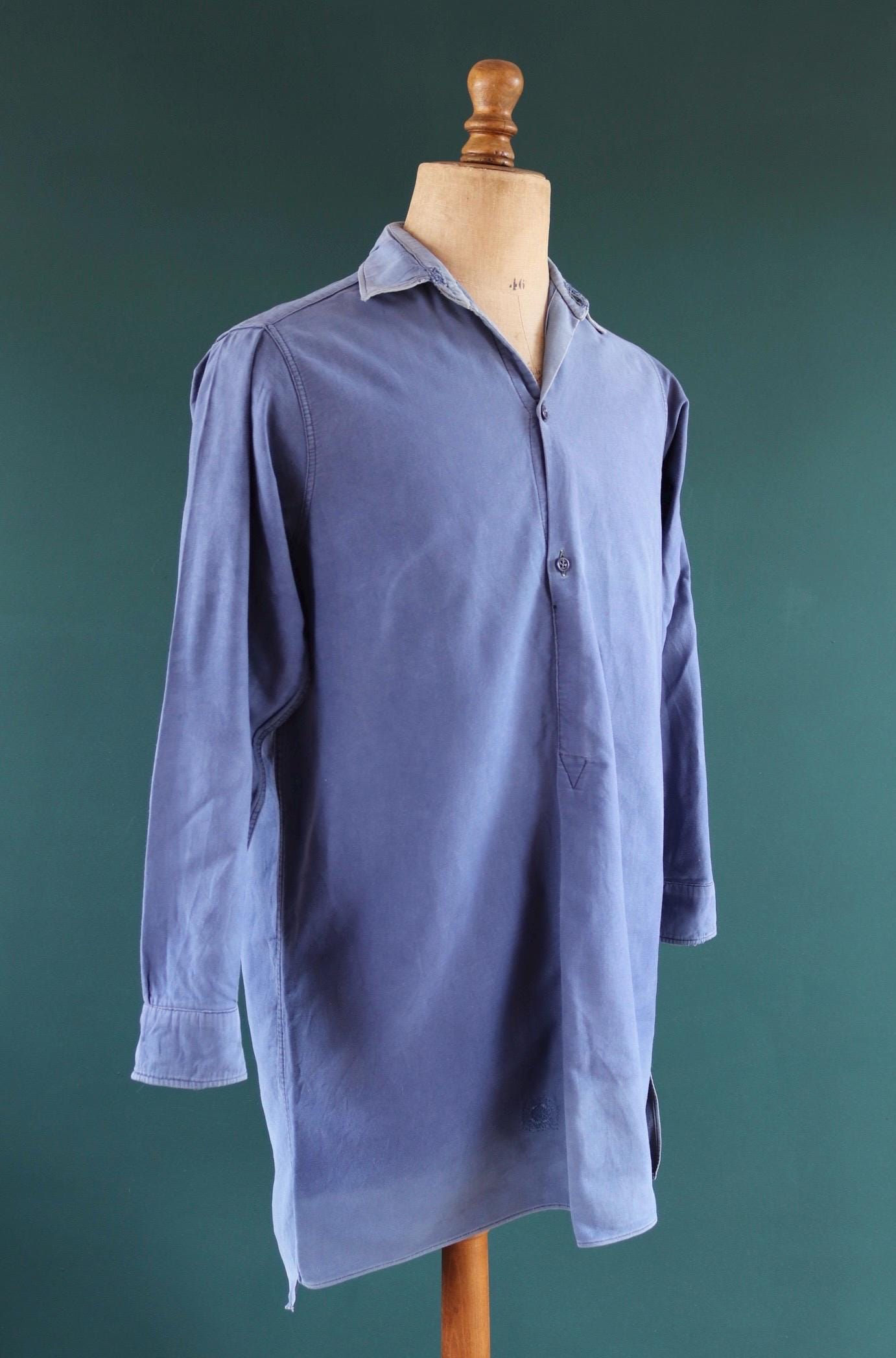 Vintage 1940s French workwear shirt - faded blue cotton - 43” chest