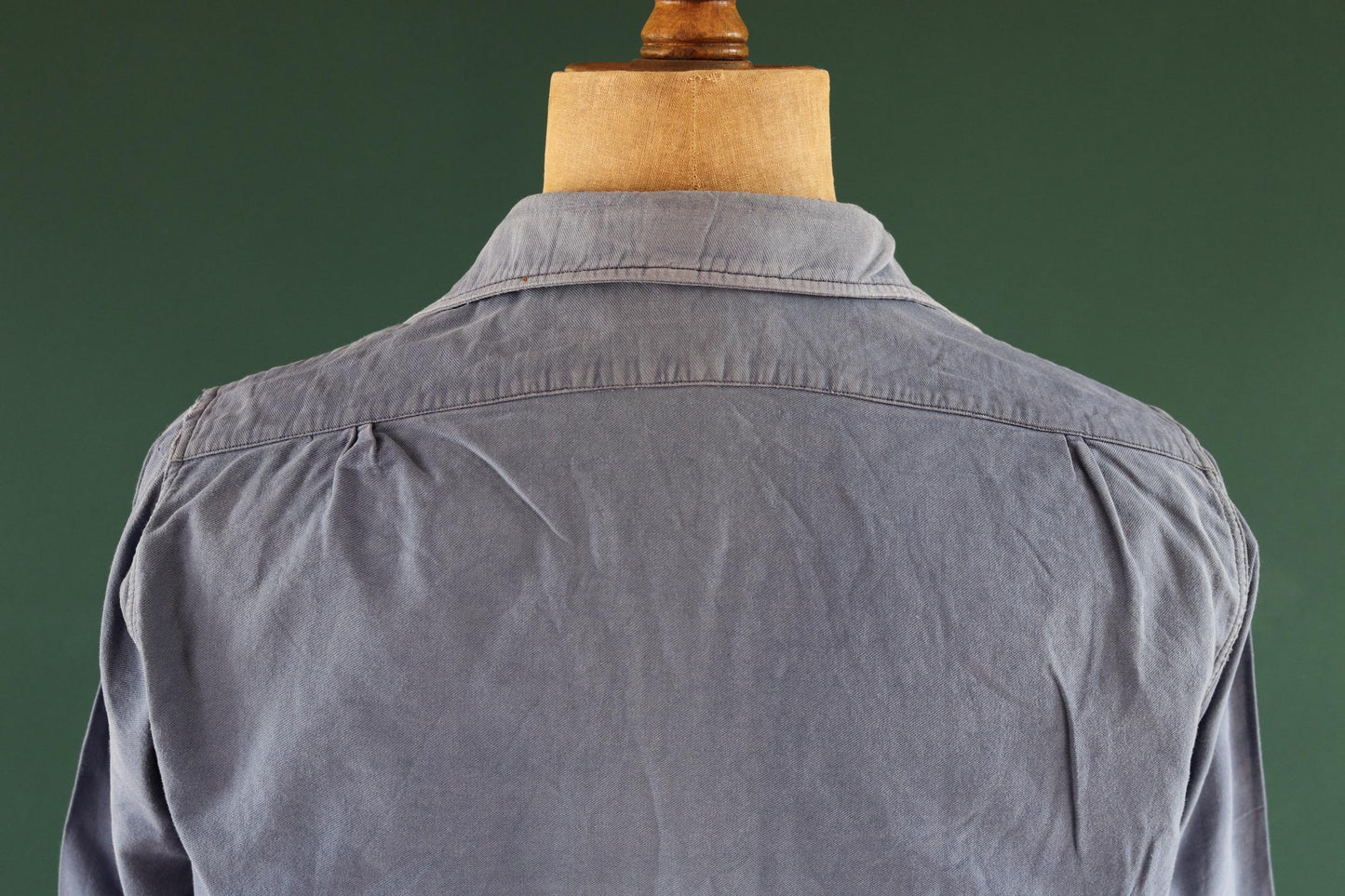 Vintage 1940s French workwear shirt - faded blue cotton - 43” chest