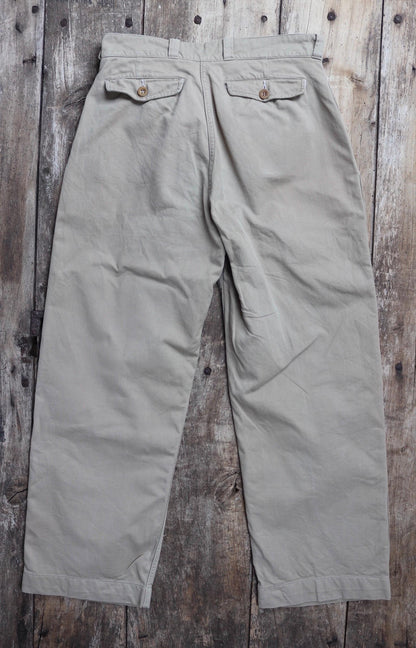 Vintage 1950s French army chinos - military trousers - pleated pants - 30" x 29"