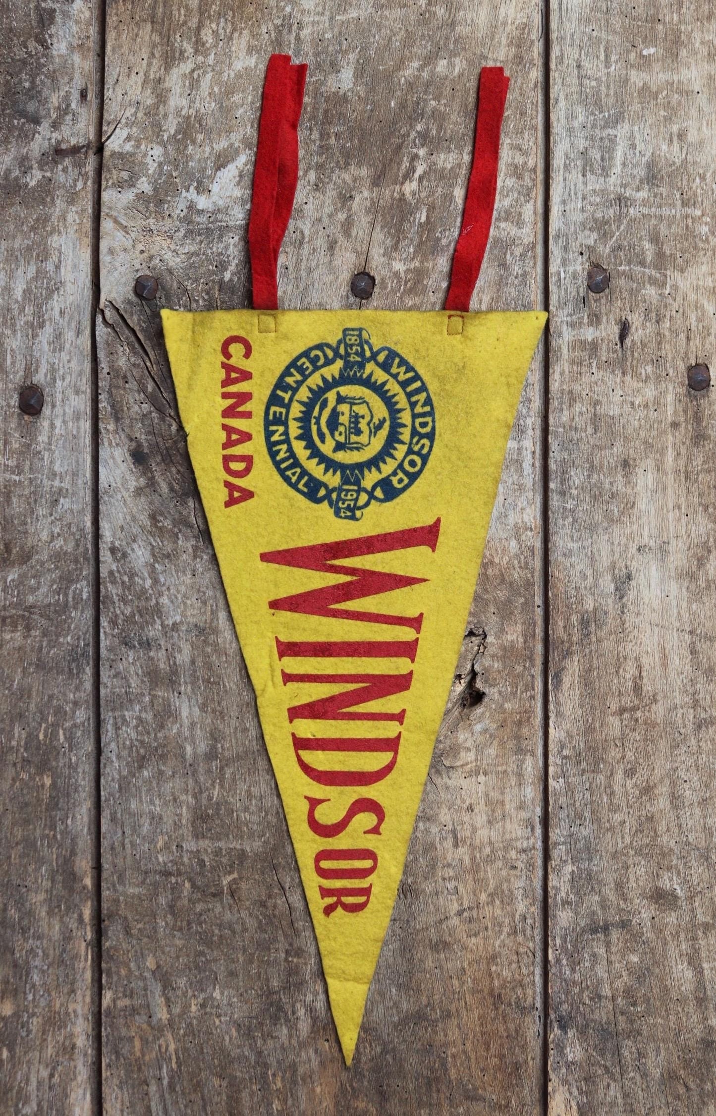 Vintage 1950s Canada pennant - mid century pennant - tourist souvenir - screen print