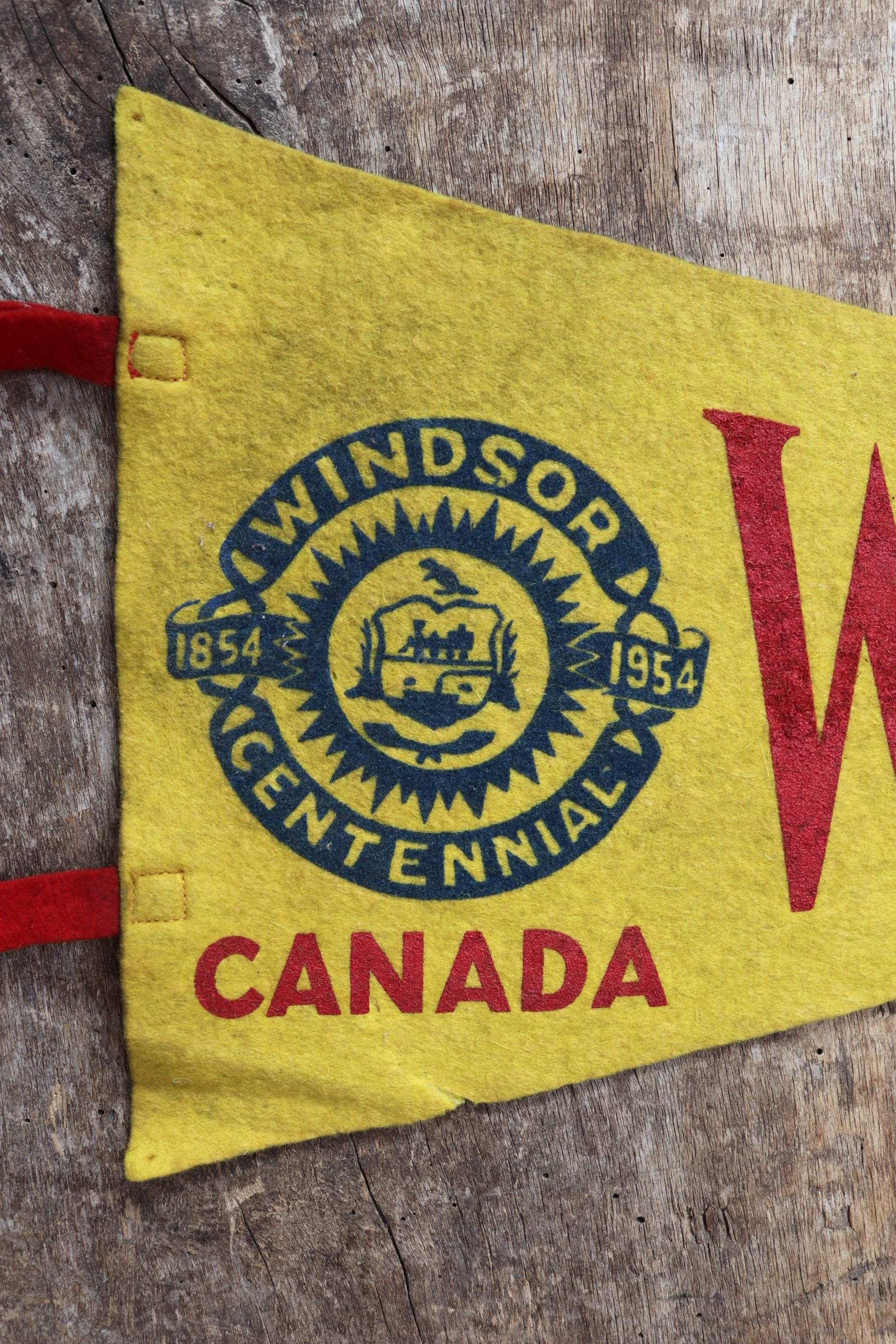 Vintage 1950s Canada pennant - mid century pennant - tourist souvenir - screen print
