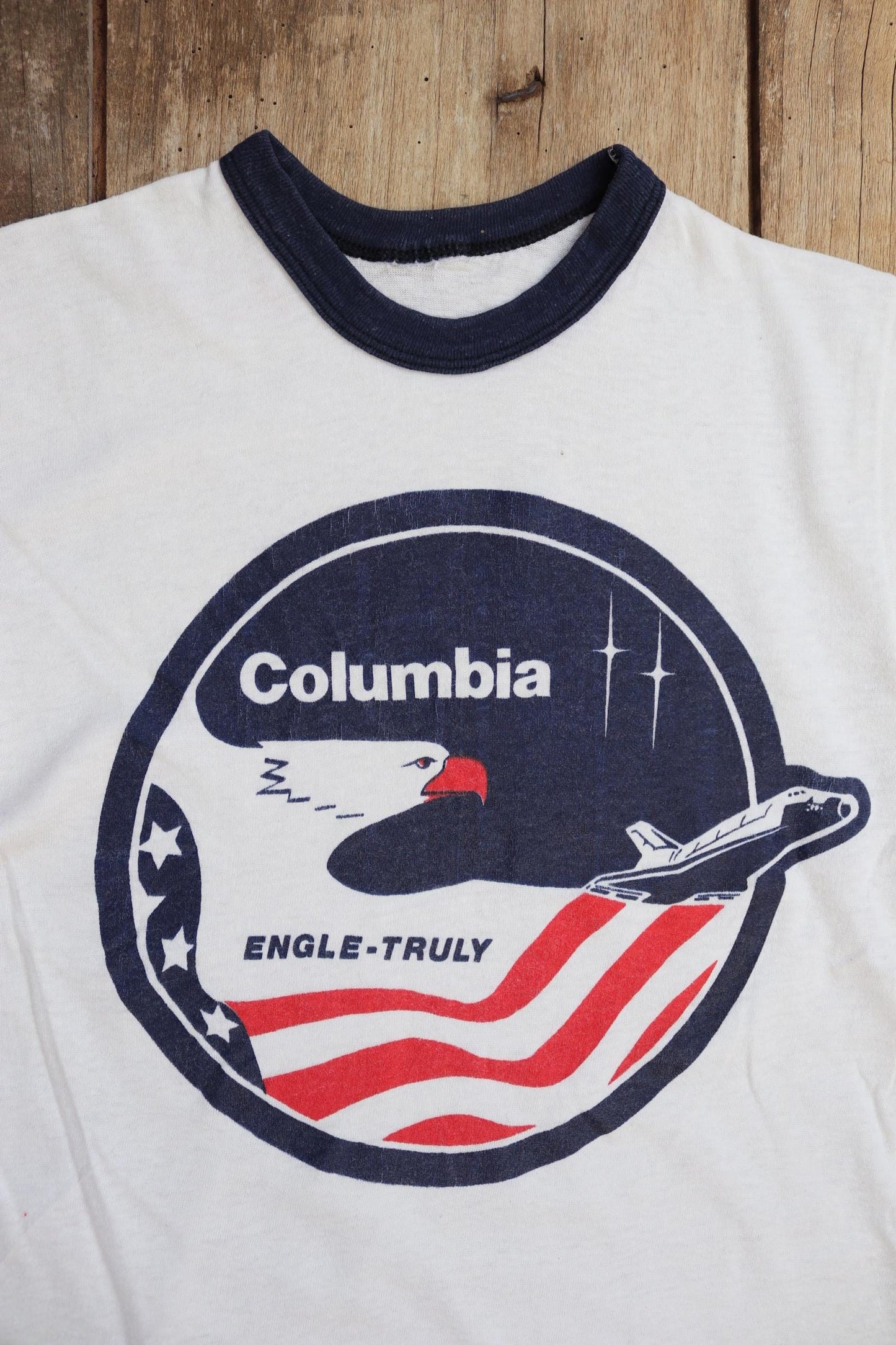 Vintage 1980s kids spacecraft t shirt - single stitch - Columbia space mission print - 30” chest