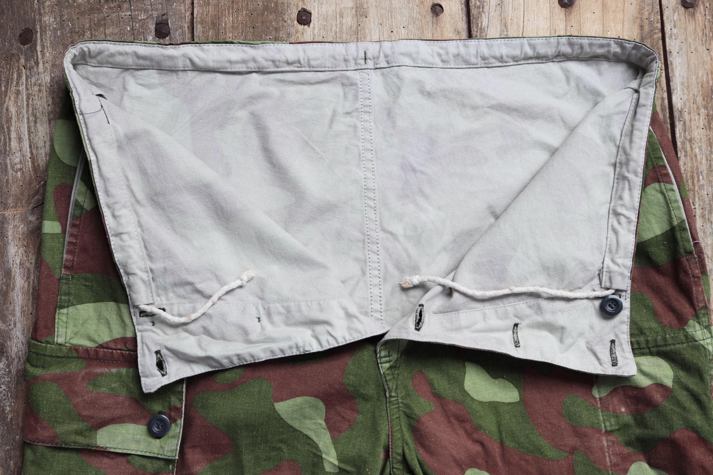 Vintage 1980s Finnish M62 camo trousers - windproof paratrooper pants - 39” x 29”