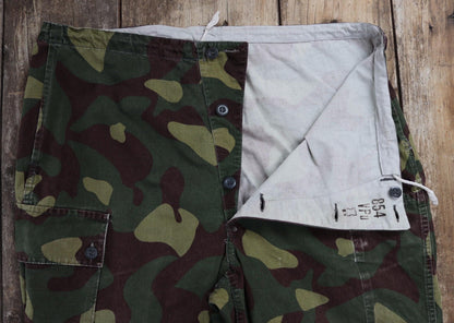Vintage 1980s Finnish M62 camo trousers - windproof paratrooper pants - 41” x 29”