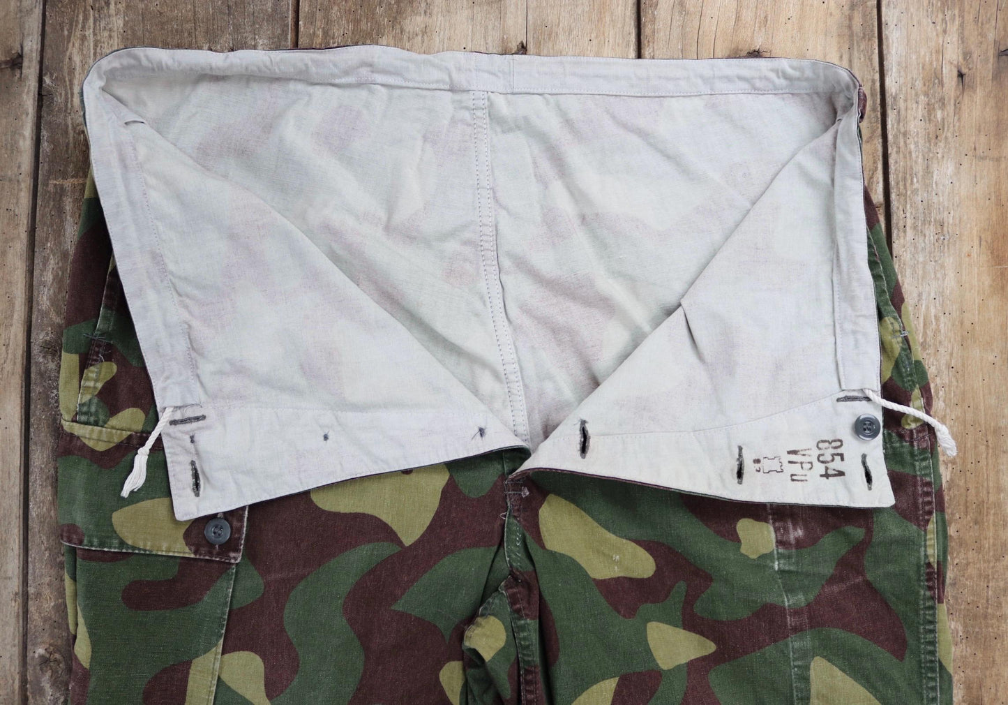 Vintage 1980s Finnish M62 camo trousers - windproof paratrooper pants - 41” x 29”