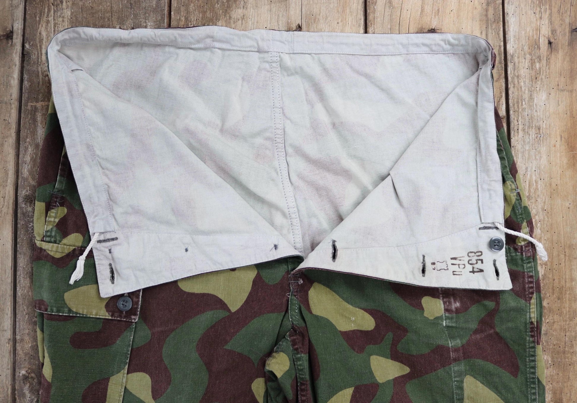 Vintage 1980s Finnish M62 camo trousers - windproof paratrooper pants - 41” x 29”
