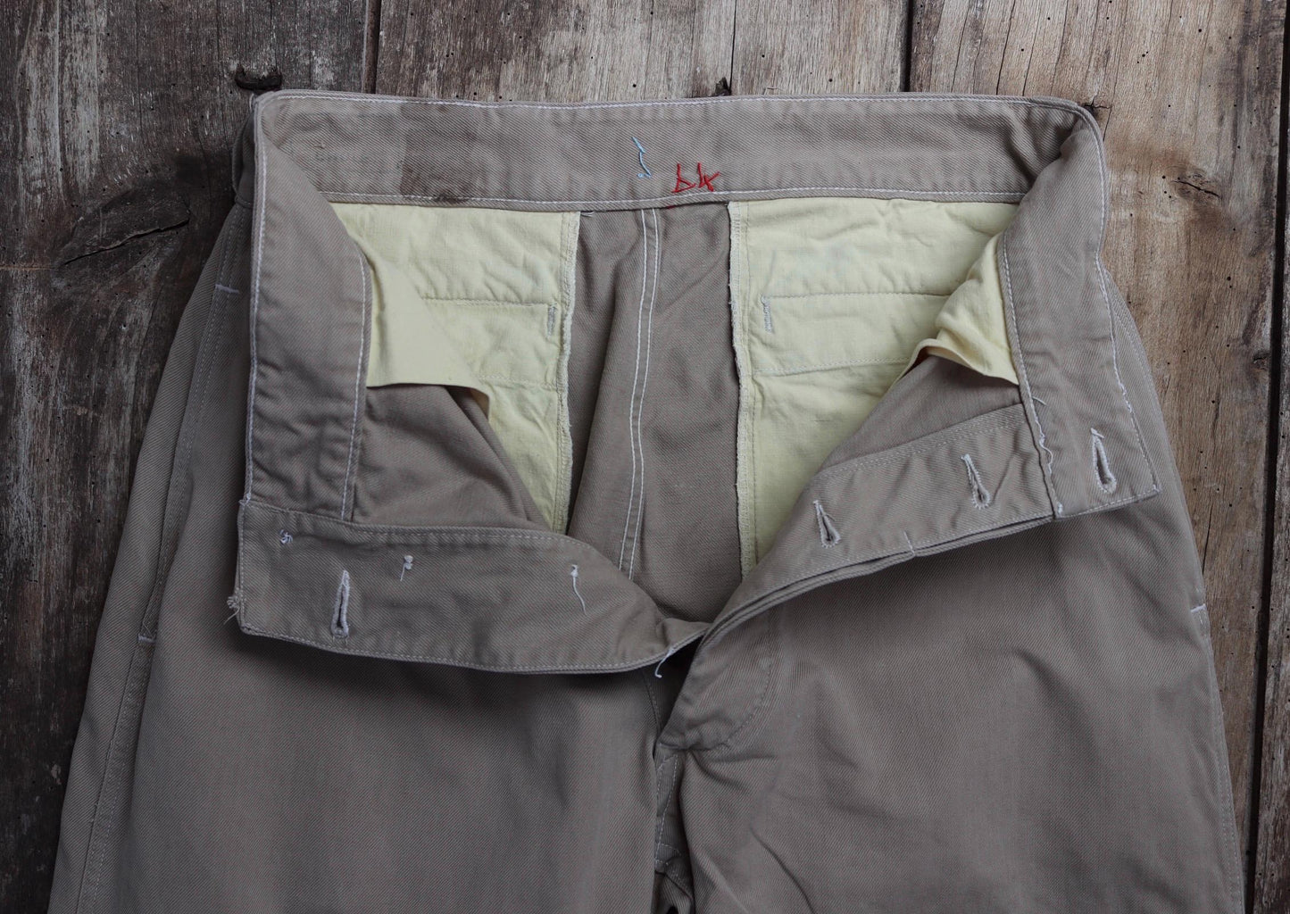 Vintage 1950s French army chinos - M52 military trousers - pleated pants - 29" x 29"