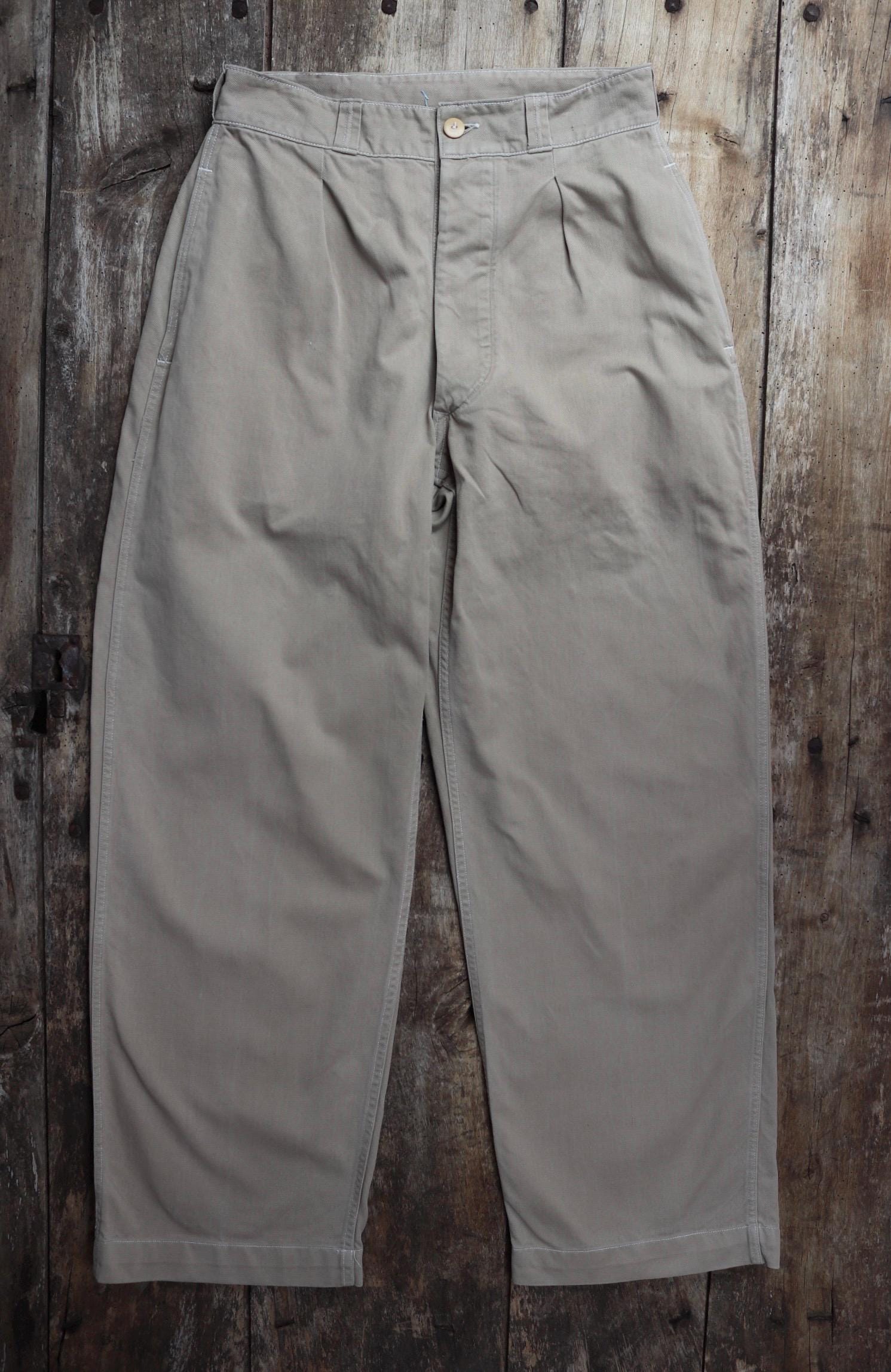 Vintage 1950s French army chinos - M52 military trousers - pleated pants - 29" x 29"