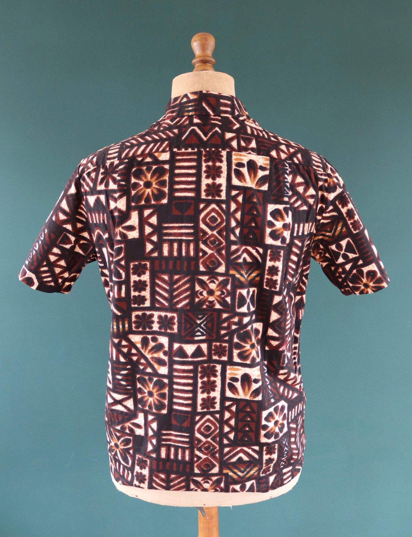 Vintage 1960s cotton Hawaiian shirt - tiki summer top - brown pattern - 42” chest