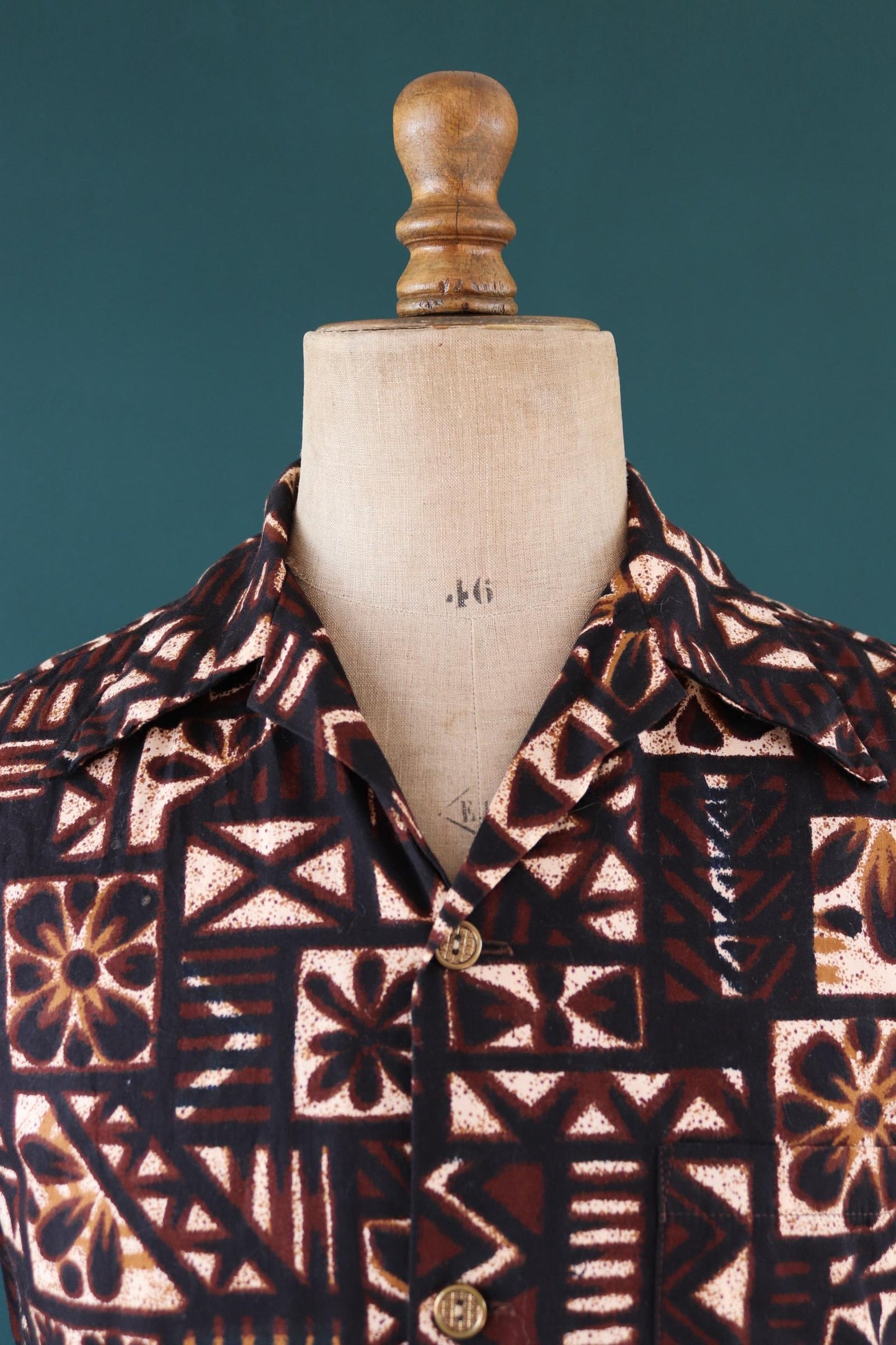 Vintage 1960s cotton Hawaiian shirt - tiki summer top - brown pattern - 42” chest