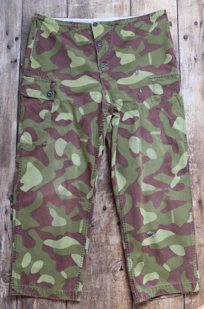 Vintage 1990s Finnish M62 camo trousers - windproof paratrooper pants - 40” x 28”