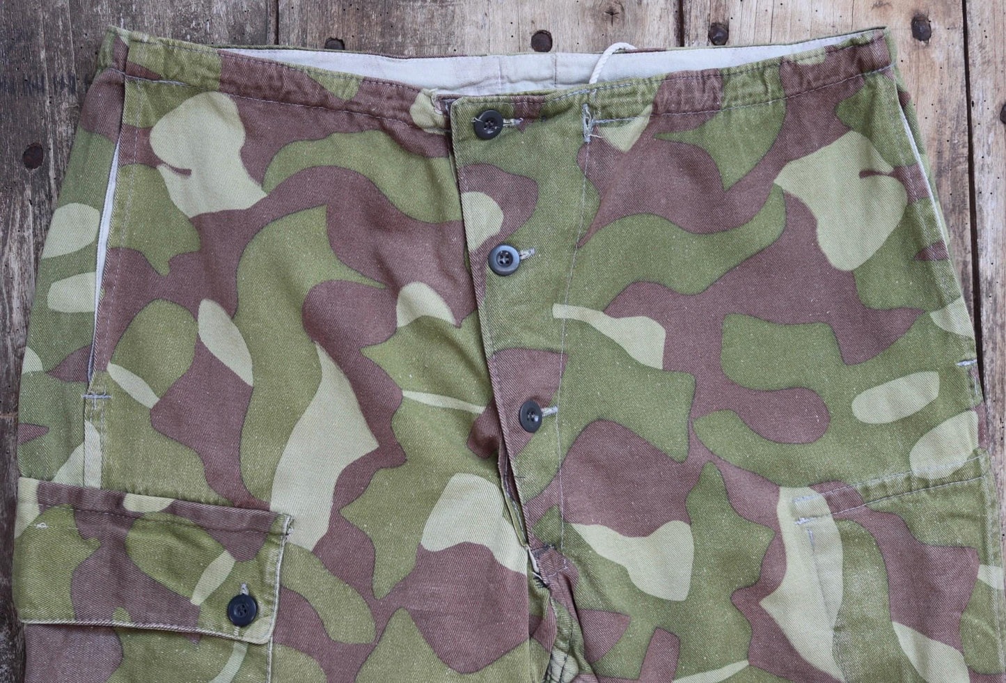 Vintage 1970s Finnish M62 camo trousers - windproof paratrooper pants - 37” x 28”