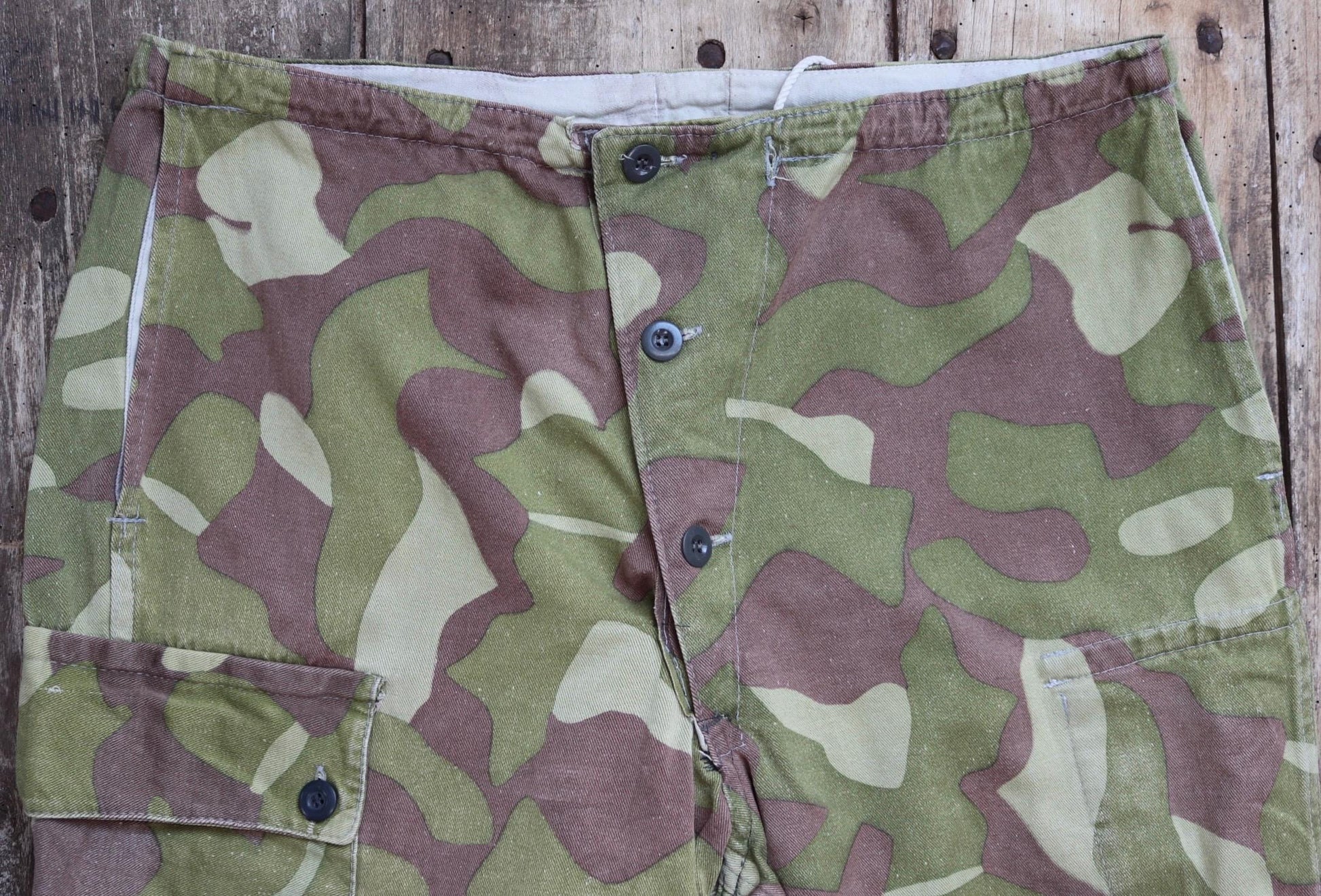 Vintage 1970s Finnish M62 camo trousers - windproof paratrooper pants - 37” x 28”