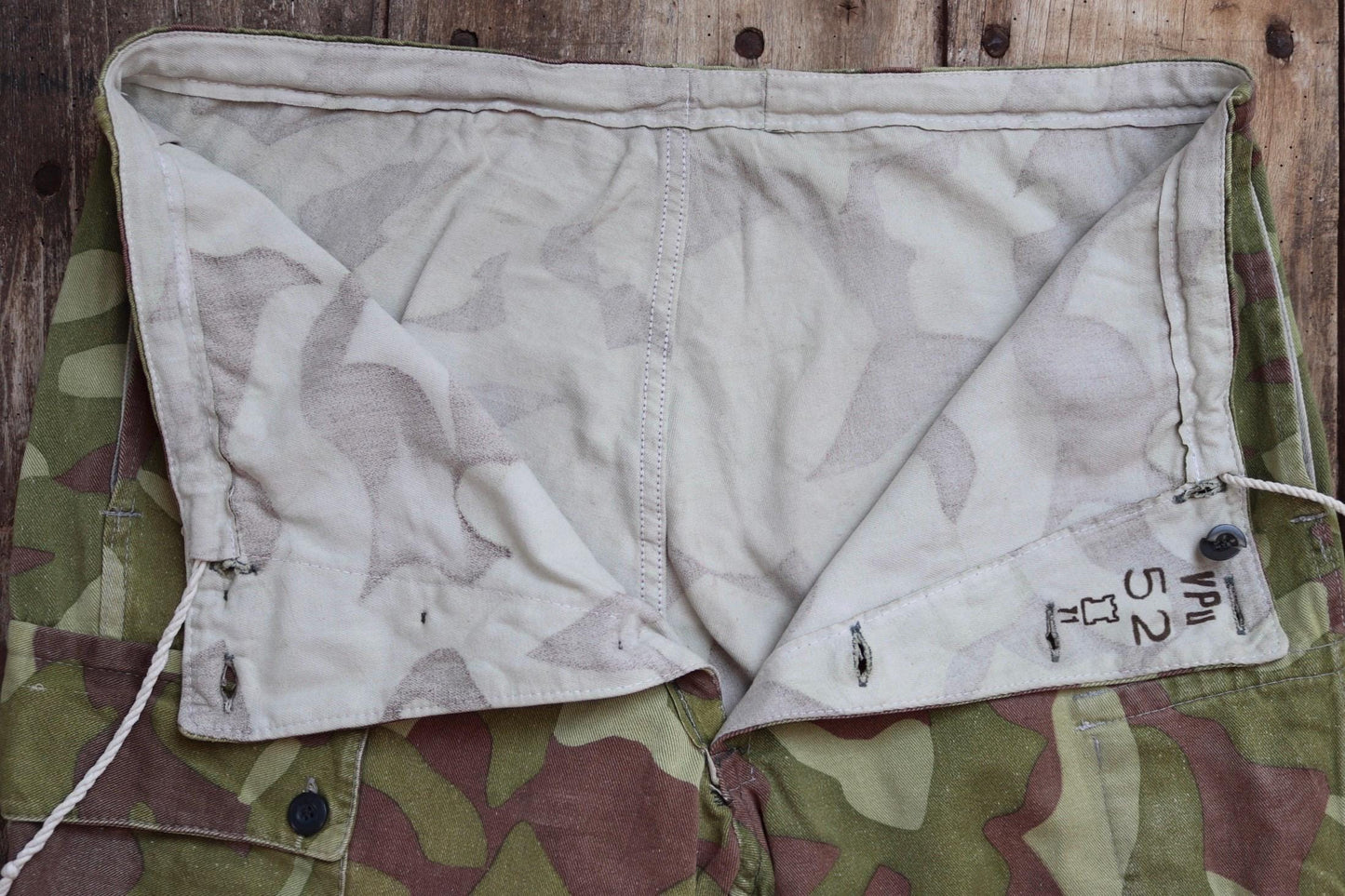 Vintage 1970s Finnish M62 camo trousers - windproof paratrooper pants - 37” x 28”