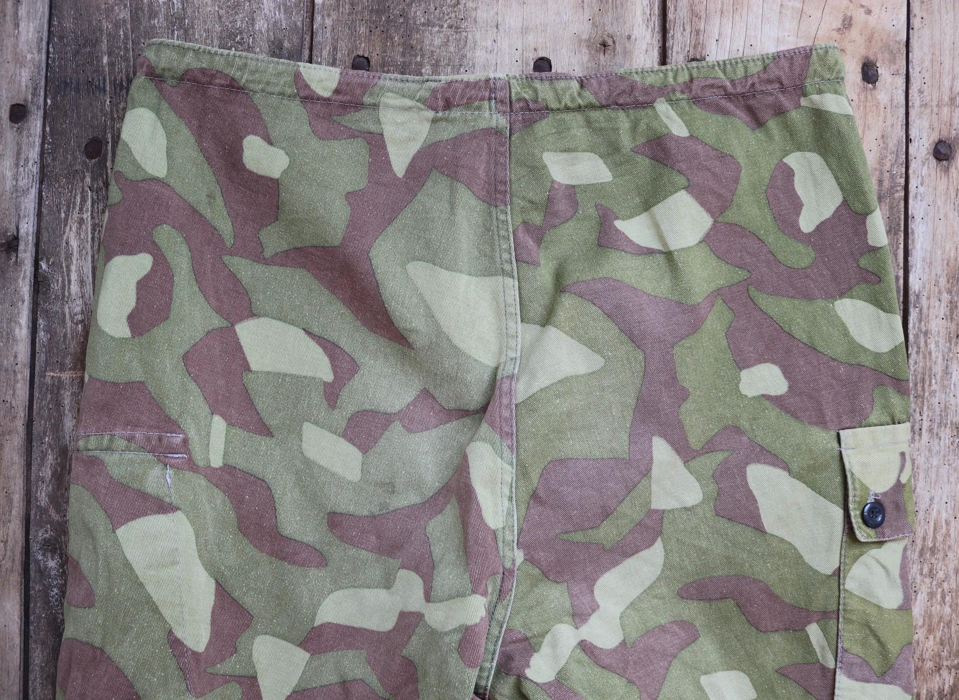 Vintage 1970s Finnish M62 camo trousers - windproof paratrooper pants - 37” x 28”