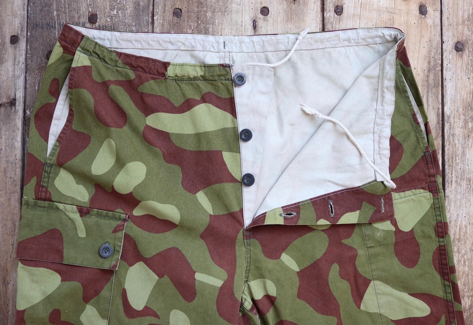Vintage 1990s Finnish M62 camo trousers - windproof paratrooper pants - 40” x 27”