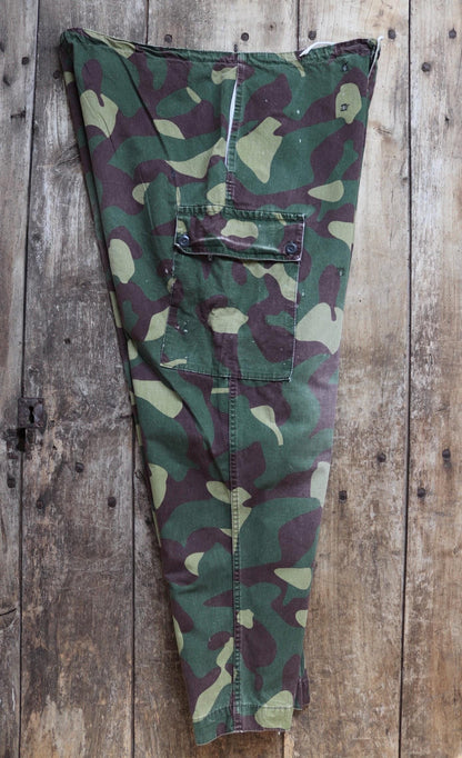 Vintage 1980s Finnish M62 camo trousers - windproof paratrooper pants - 42” x 29”