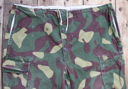 Vintage 1980s Finnish M62 camo trousers - windproof paratrooper pants - 42” x 29”